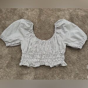 American Eagle Puffed Sleeve Blouse